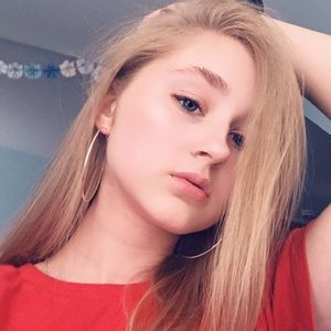 Meet your Posher, Chloe